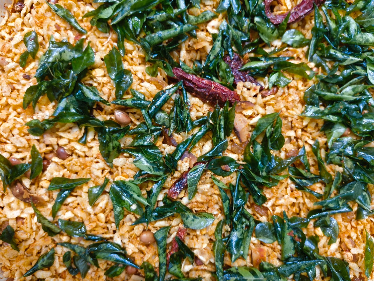 Fried Masala Avalakki (ಕರಿದ ಮಸಾಲೆ ಅವಲಕ್ಕಿ)